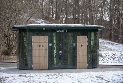 Offentlig toalett placerad i Helsingborg Jordbodalen