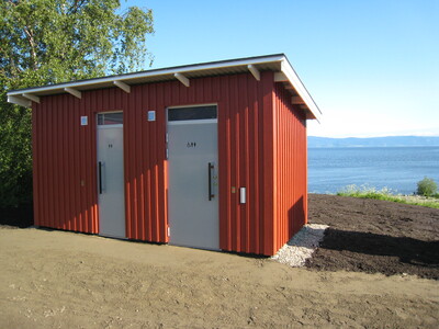 Offentliga toaletter vid Korsvika, Trondheim 2011.JPG